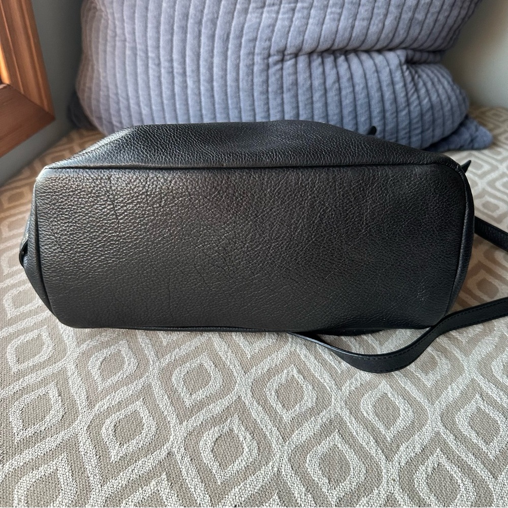 Cole Haan Benson Tote Black Pebbled Leather Quiet Luxury Classic - Picture 6 of 16